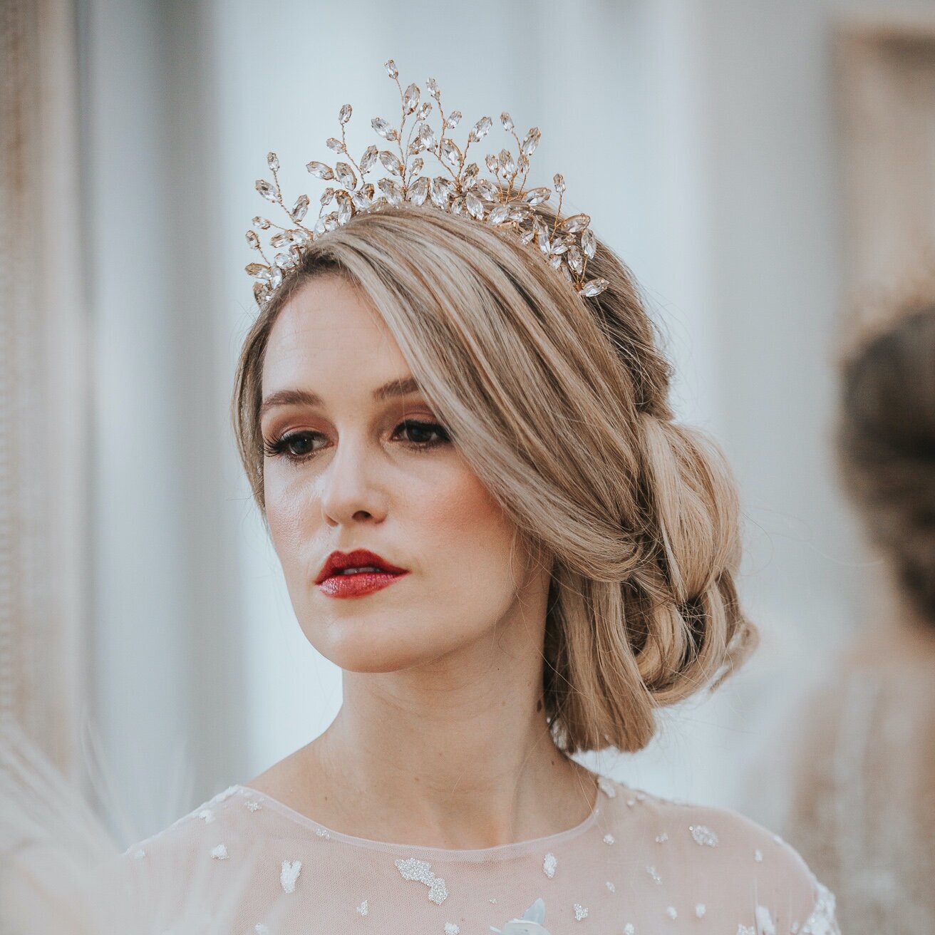 AGNES Modern Crown 5