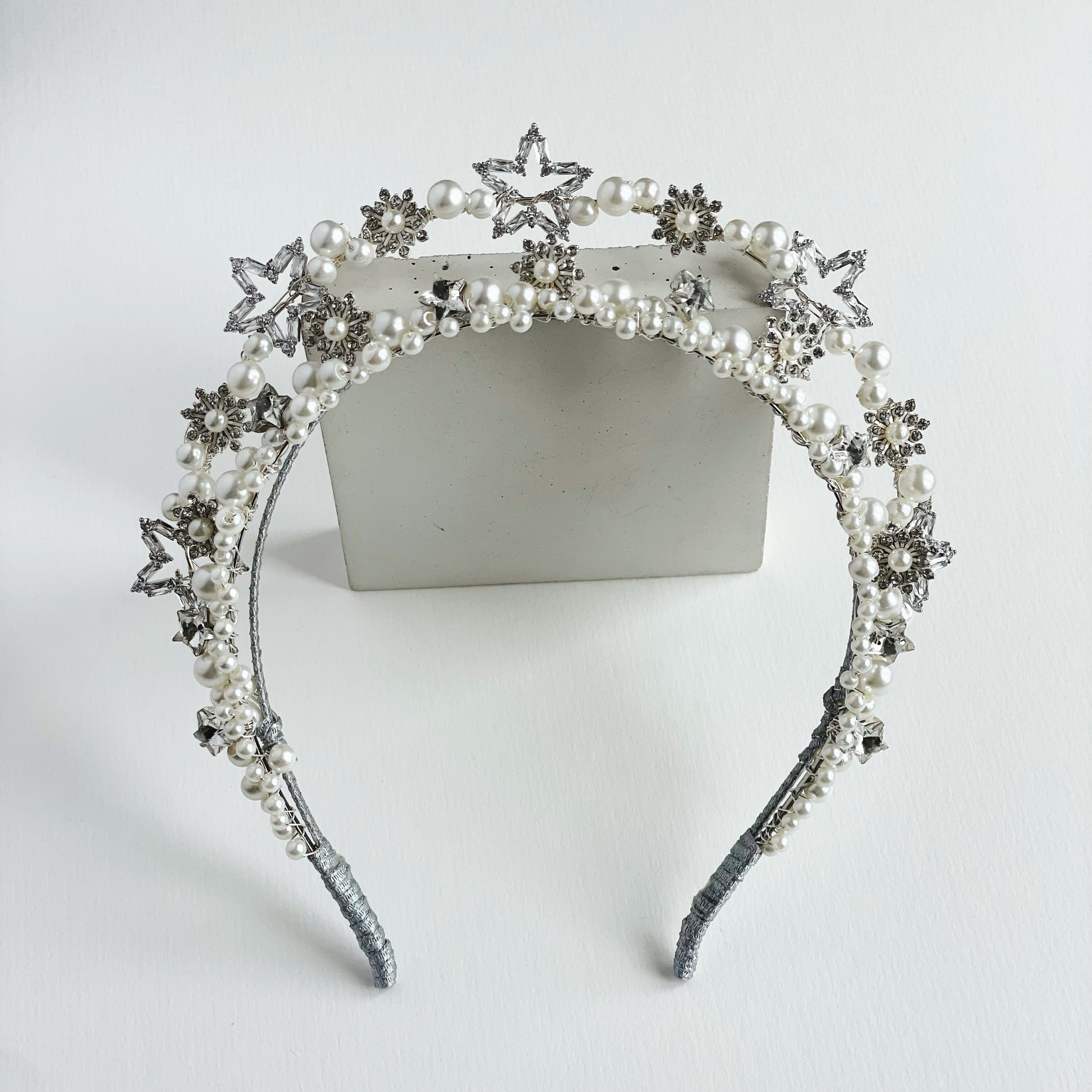 JUPITER | Statement Bridal Crown made of stars and Pearls