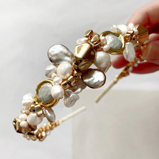TEDDY | Statement bridal headband of keshi pearls and gold details