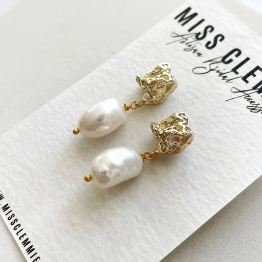 ZIGGY | Statement Bridal Earrings made with beautiful pearls