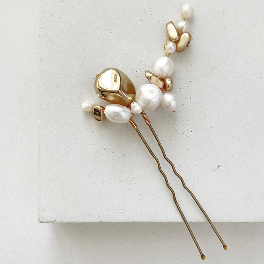 EDEN | Bridal Hairpin with keshi pearls and gold details