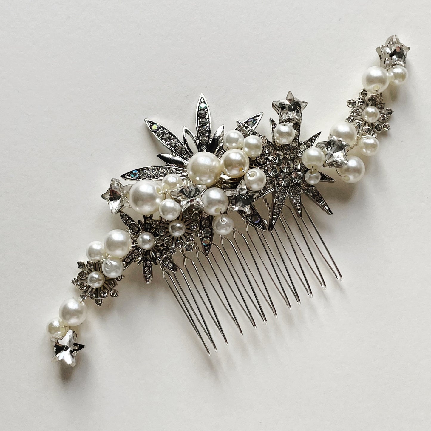 RHEA | Bridal Comb with stars and round pearls details